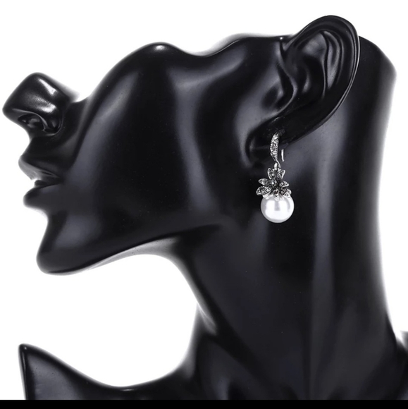 Gorgeous Vintage Champagne Pearl Earrings - Picture 11 of 11